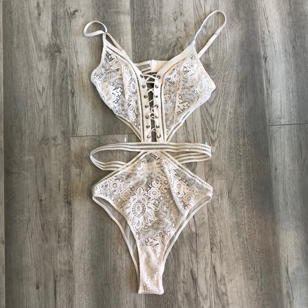 victoria’s secret lace teddy